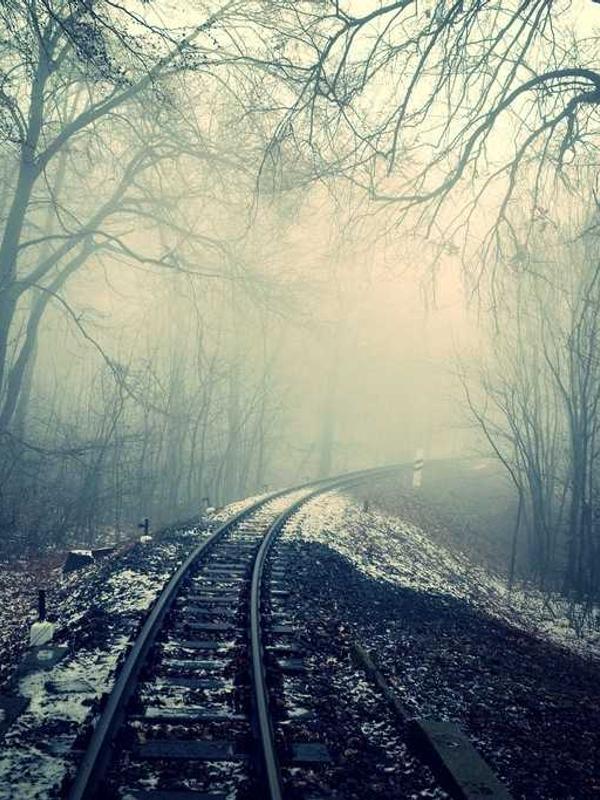 Luz do sol entrando pela janela, trazendo sensação de acolhimento