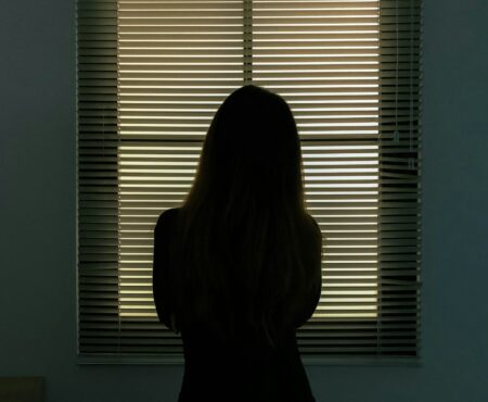 Mulher com insegurança (Nate Neelson)